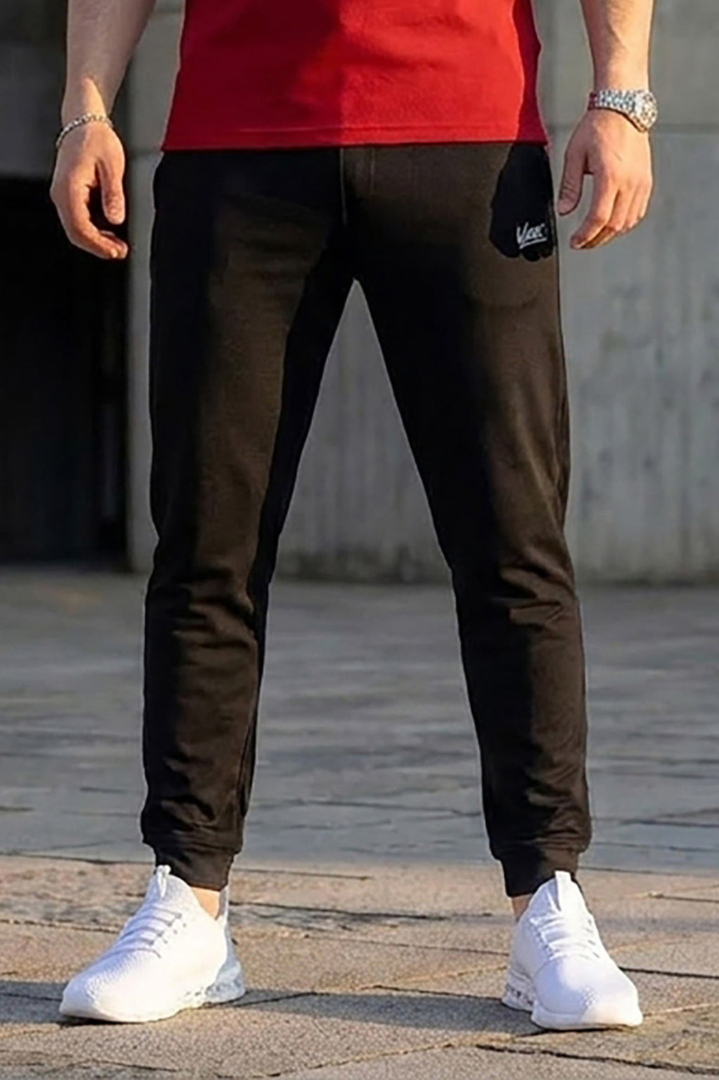VIVE Black men's cotton terry trousers with a comfortable straight-leg fit.