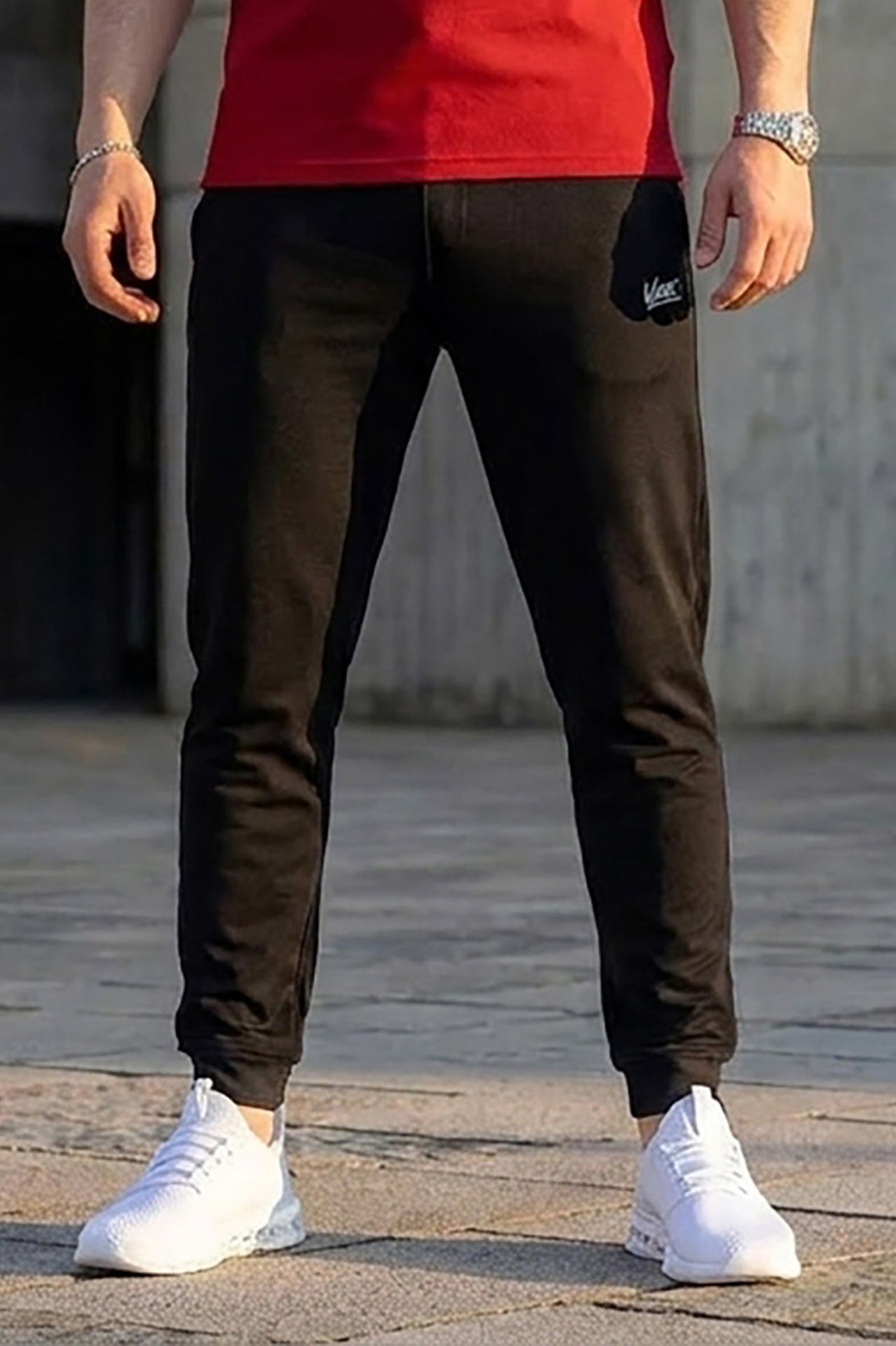 VIVE Black men's cotton terry trousers with a comfortable straight-leg fit.