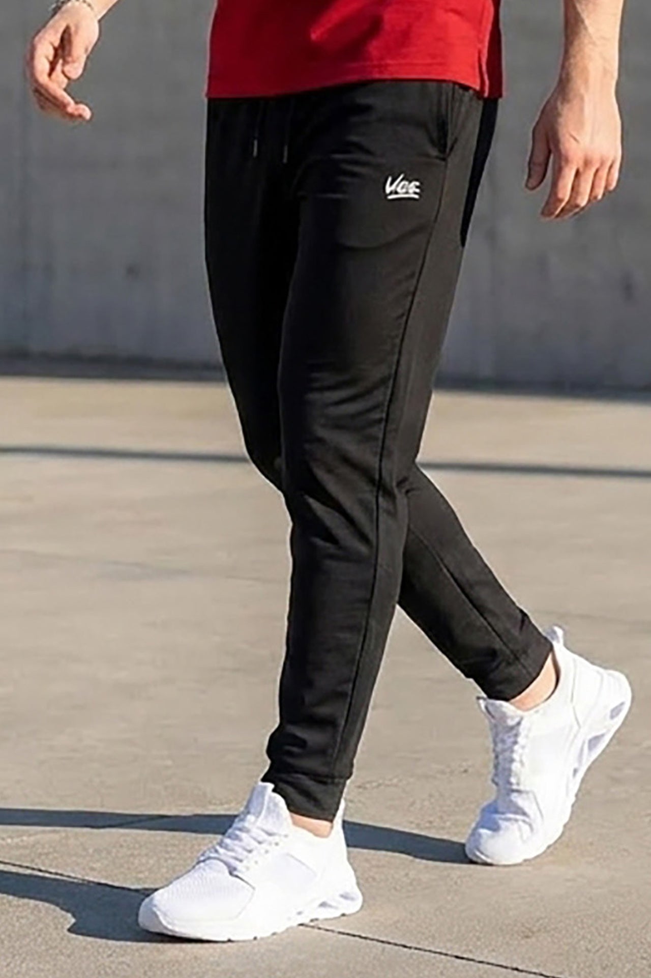 VIVE Black straight leg trousers for men designed for comfortable everyday movement.