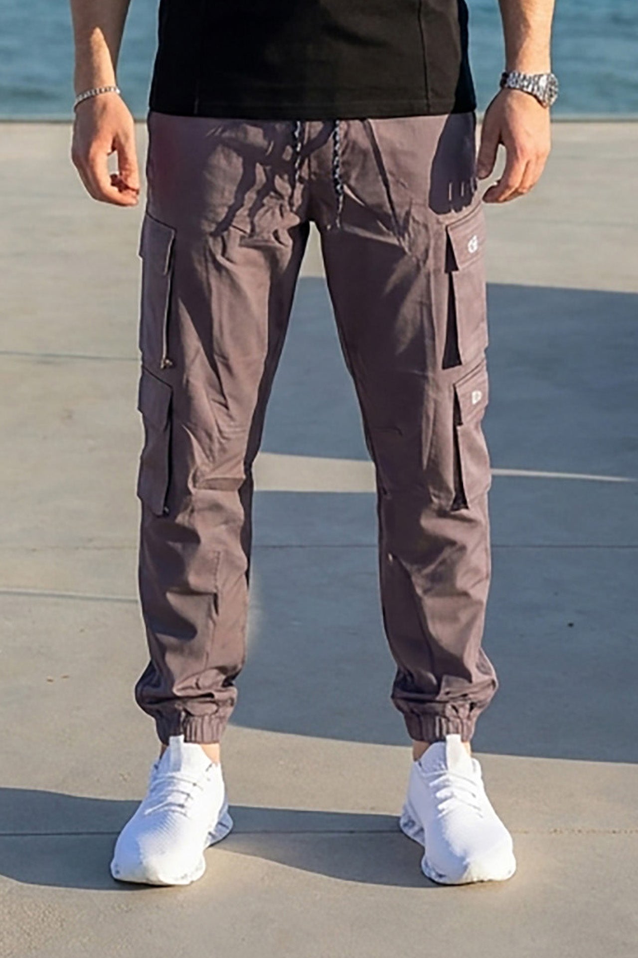 VIVE Charcoal Grey men's cargo pants made from premium cotton twill fabric.