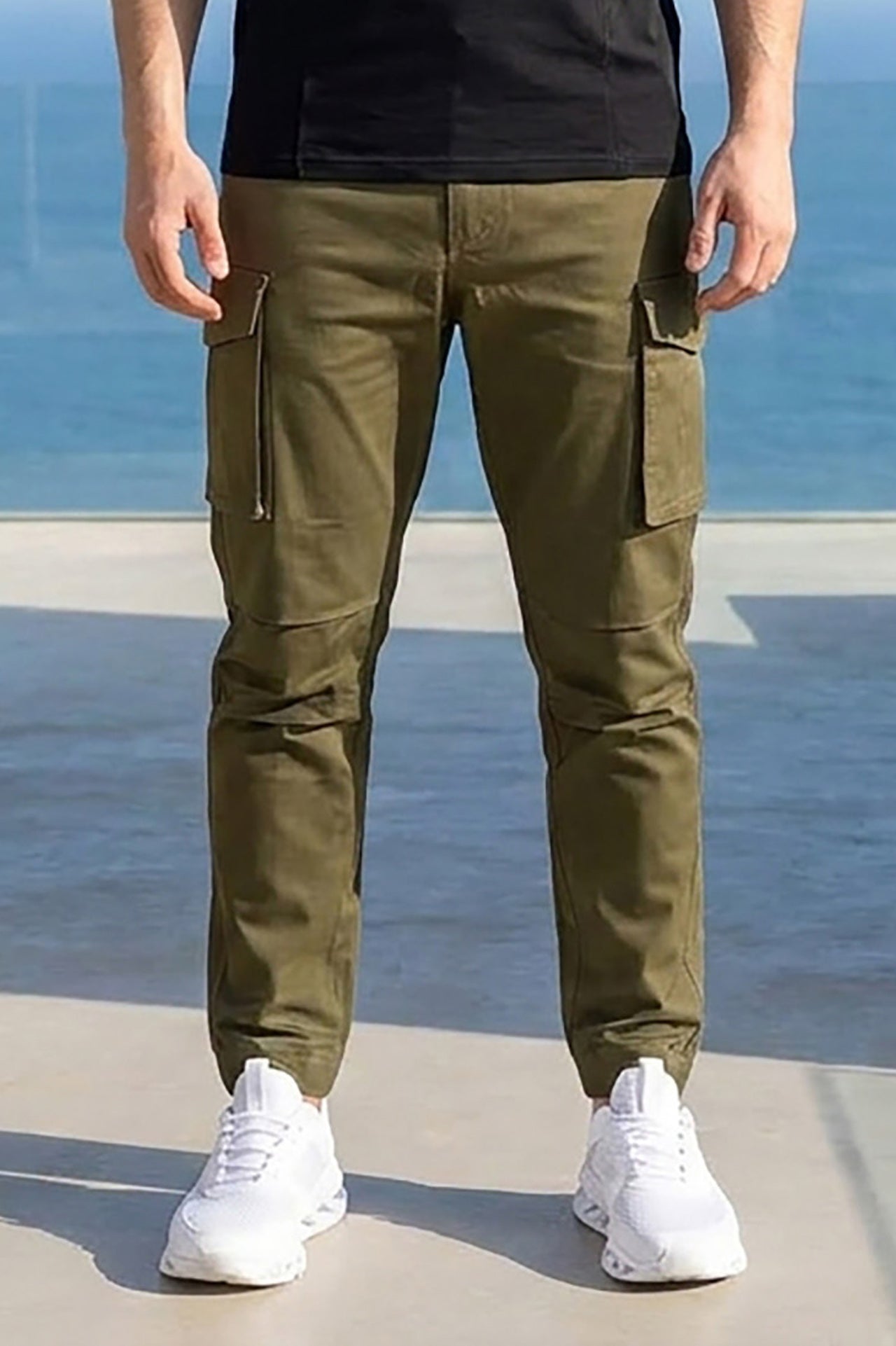 VIVE Olive men's cargo pants made from premium cotton twill fabric.