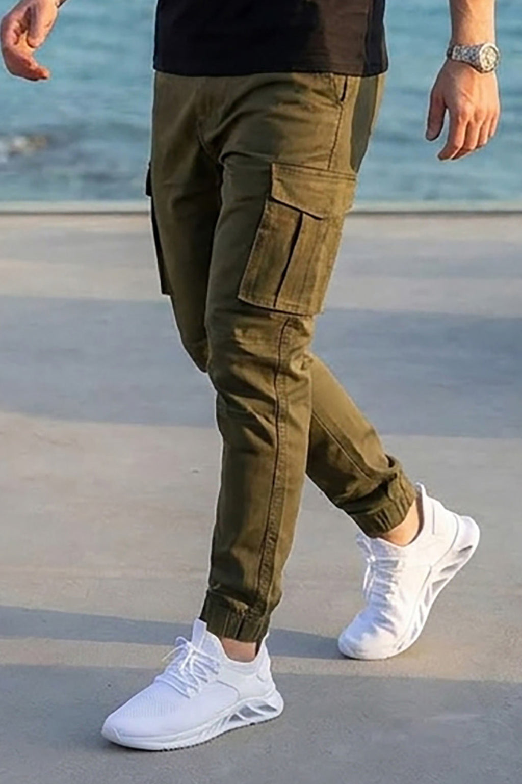VIVE Olive men's multi-pocket cargo pants for casual and streetwear outfits.