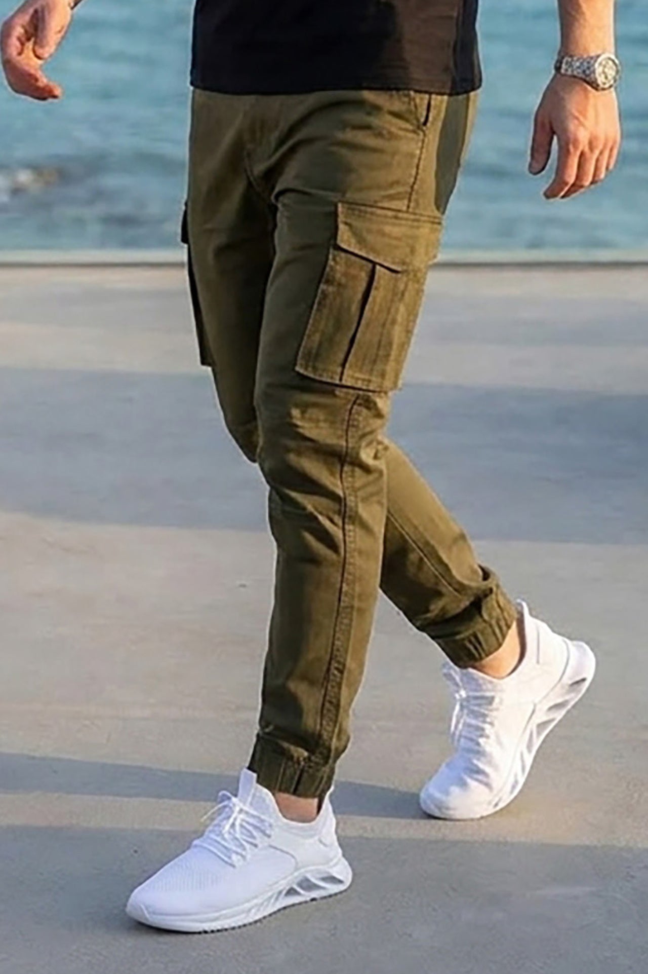 VIVE Olive men's multi-pocket cargo pants for casual and streetwear outfits.